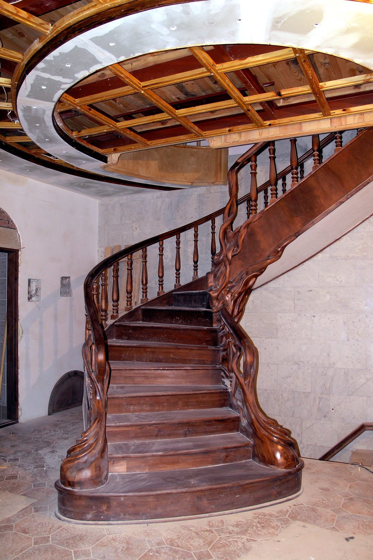 Образцы лестниц на второй этаж в интерьере (46 фото)